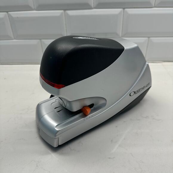 Swingline Optima 45 Electric Stapler 45 Sheet Capacity Silver - Picture 5 of 8